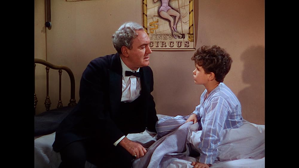 緑色の髪の少年の画像