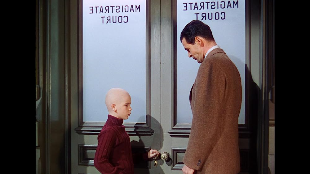 緑色の髪の少年の画像