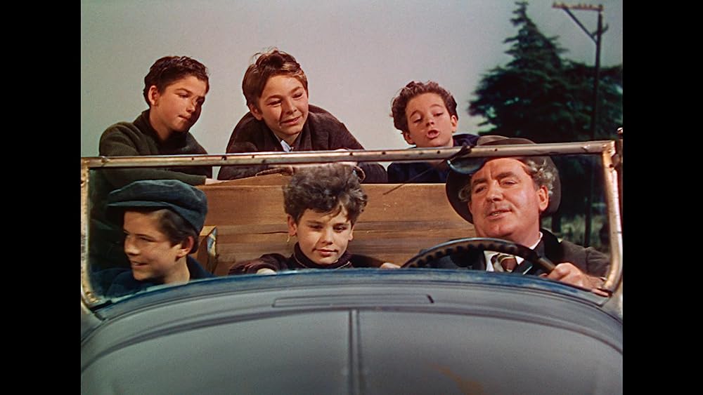 緑色の髪の少年の画像