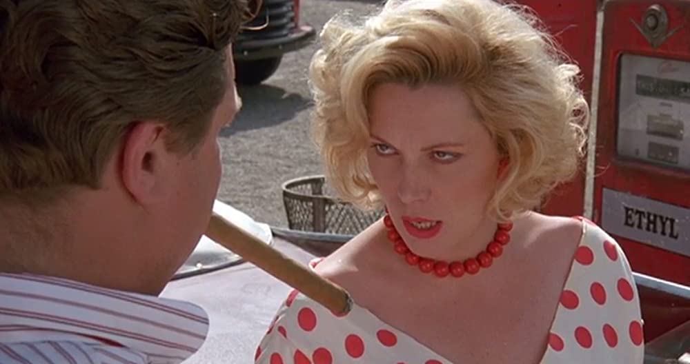 「マチネー／土曜の午後はキッスで始まる」ジョン・グッドマン & キャシー・モリアーティの画像