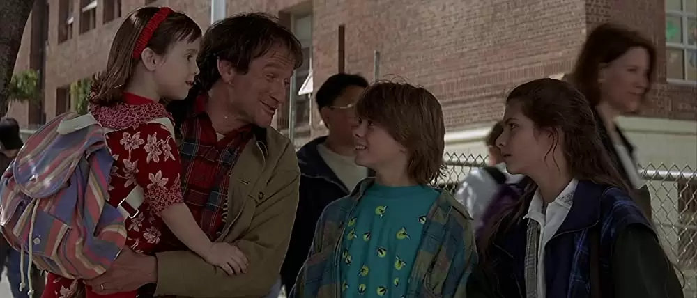 「ミセス・ダウト」ロビン・ウィリアムズ & リサ・ジャクブ & Matthew Lawrence & マーラ・ウィルソンの画像