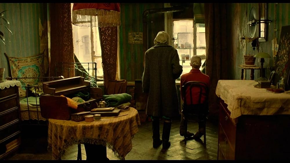 戦争と女の顔の画像