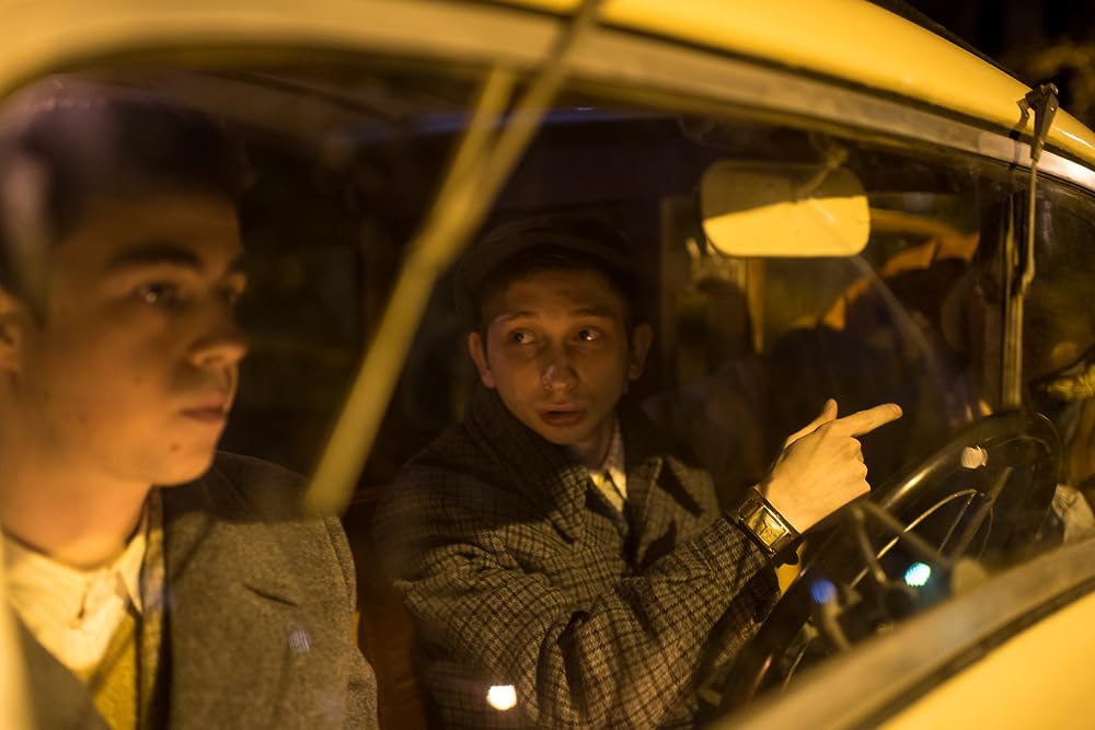 戦争と女の顔の画像