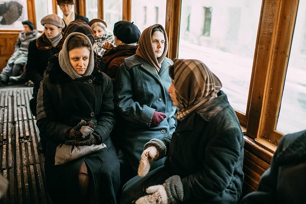 戦争と女の顔の画像