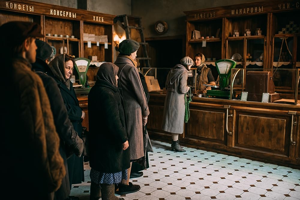 戦争と女の顔の画像