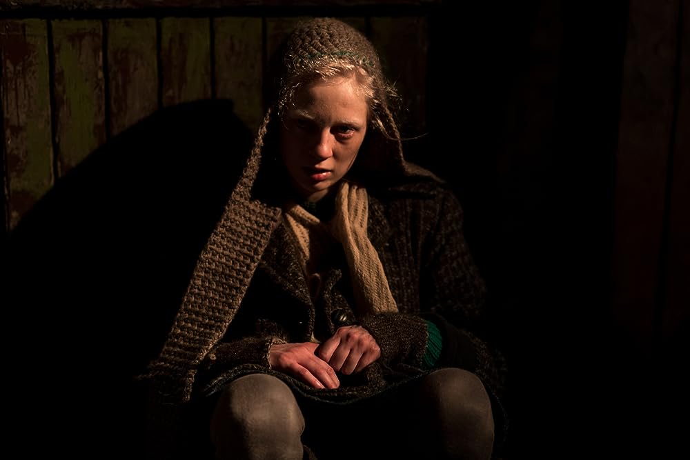 戦争と女の顔の画像