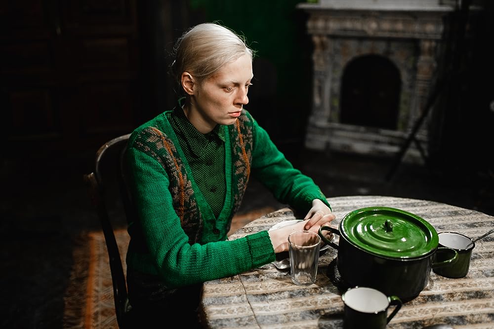 戦争と女の顔の画像