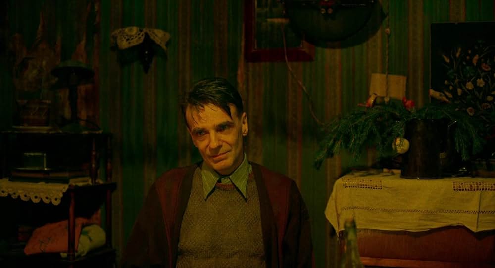 戦争と女の顔の画像