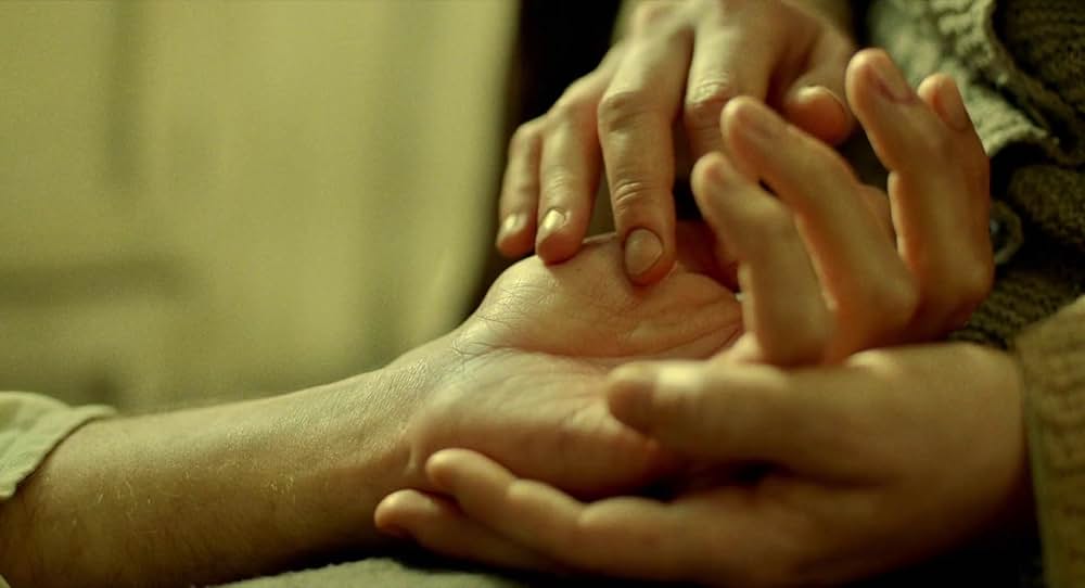 戦争と女の顔の画像