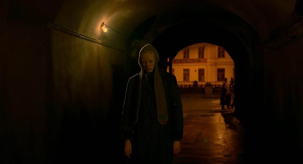 戦争と女の顔の画像