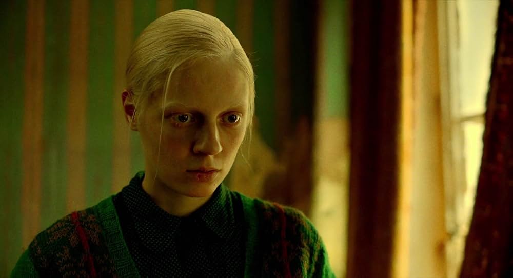 戦争と女の顔の画像