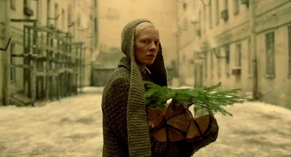 戦争と女の顔の画像