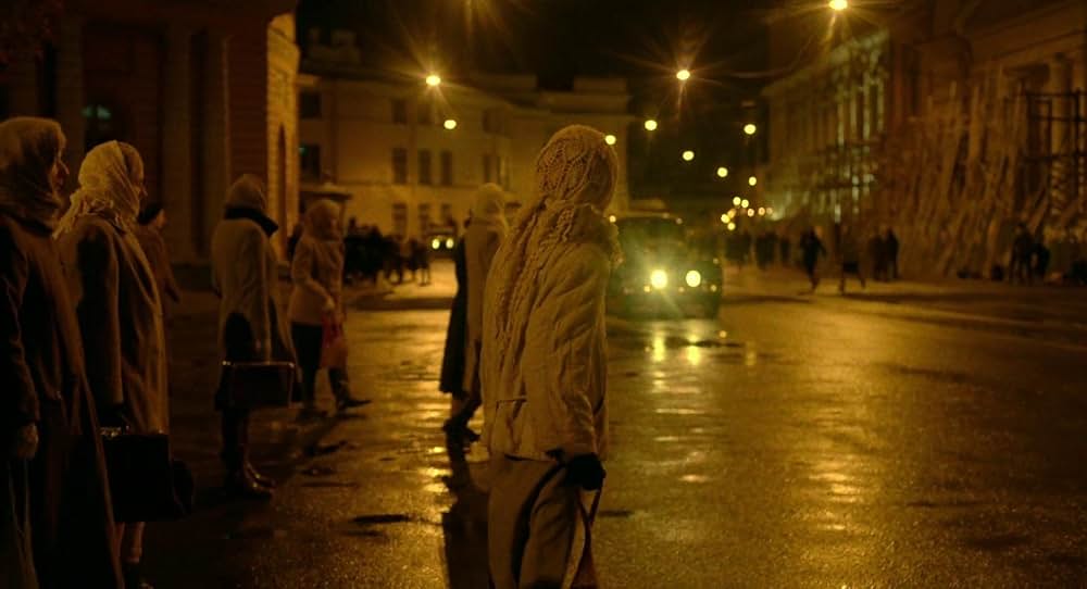 戦争と女の顔の画像