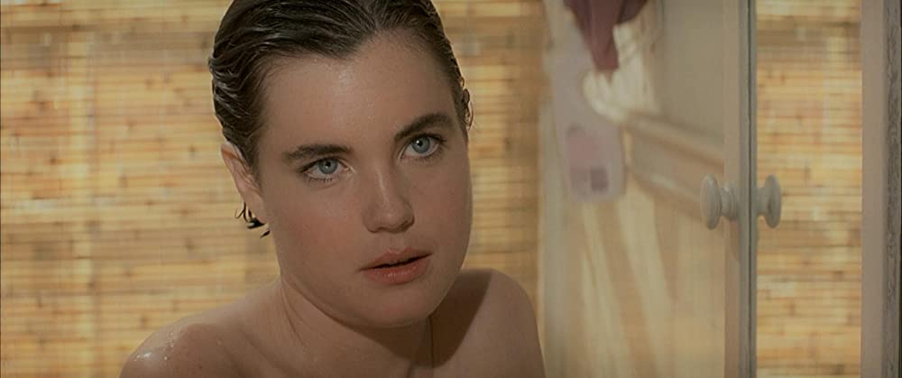 「窓・ベッドルームの女」エリザベス・マクガバンの画像