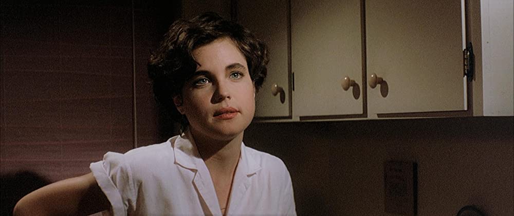 「窓・ベッドルームの女」エリザベス・マクガバンの画像