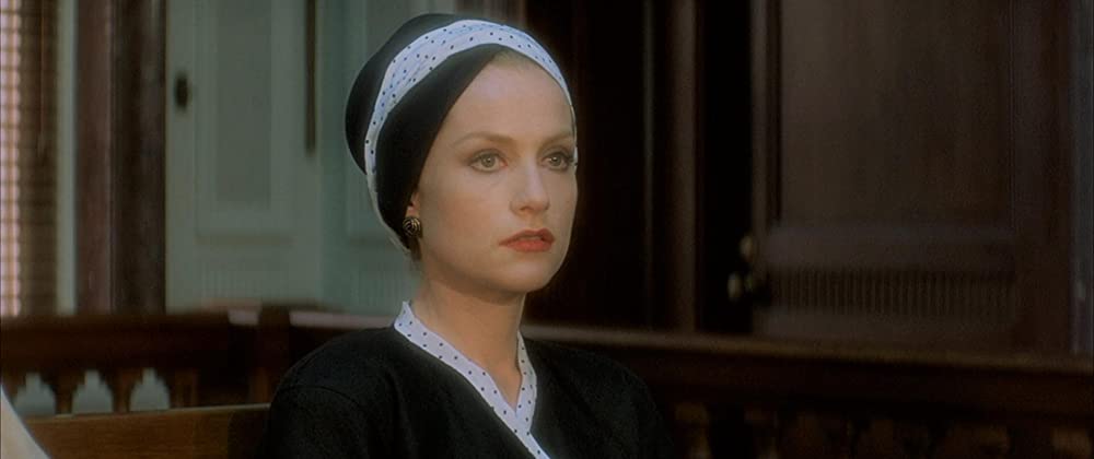 「窓・ベッドルームの女」イザベル・ユペールの画像