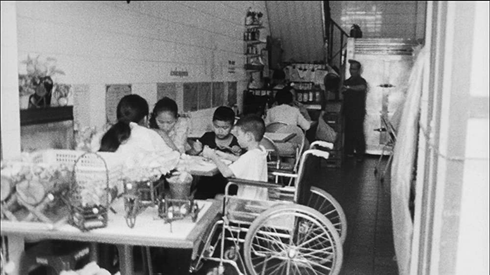 真昼の不思議な物体の画像