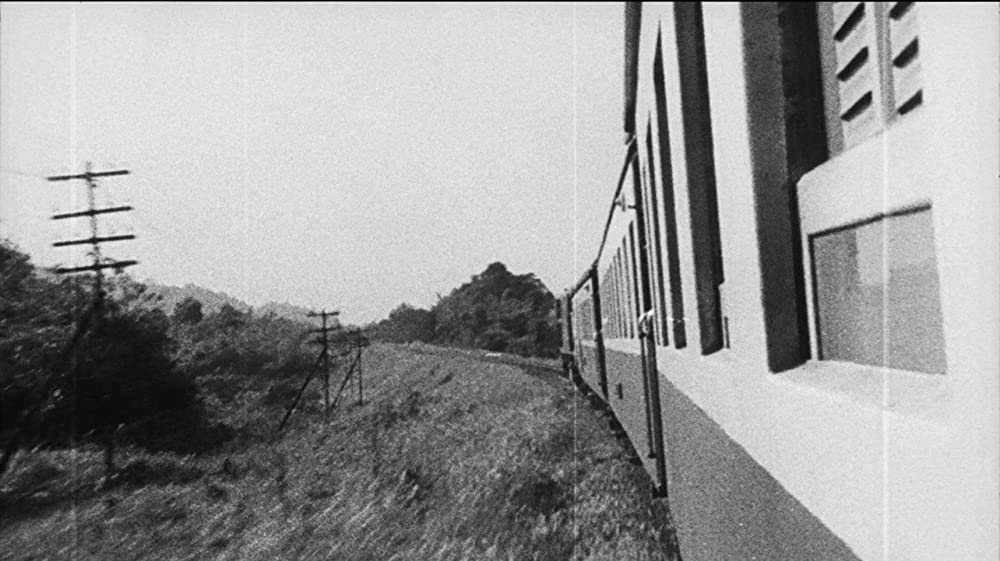 真昼の不思議な物体の画像