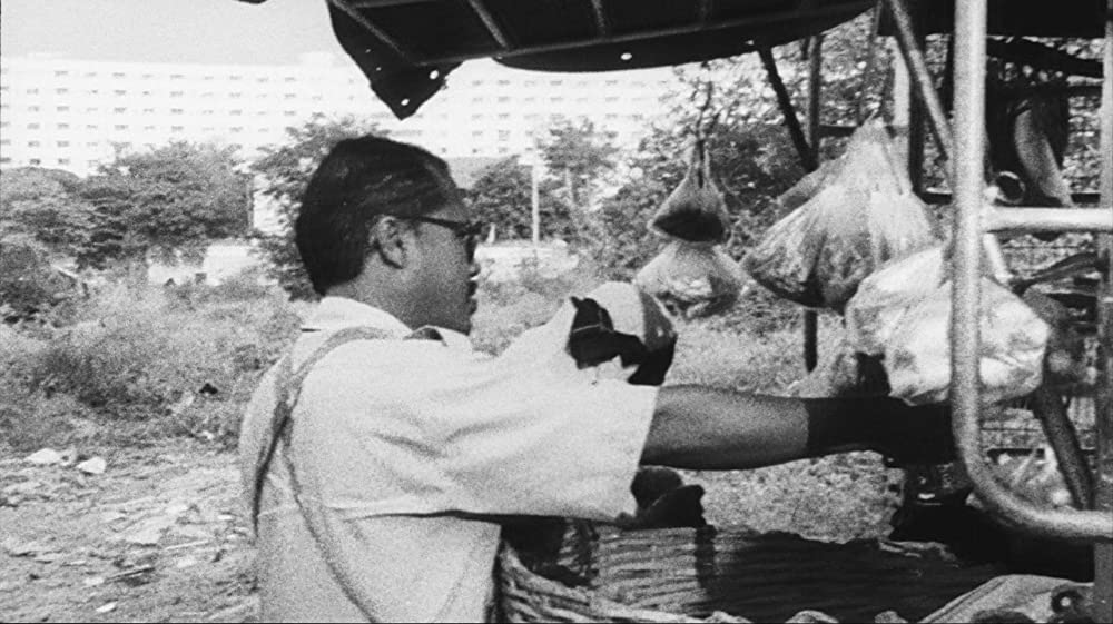 真昼の不思議な物体の画像