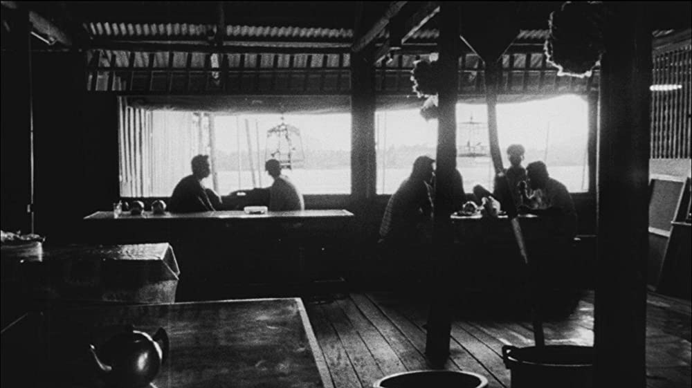 真昼の不思議な物体の画像