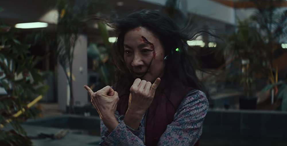 「エブリシング・エブリウェア・オール・アット・ワンス」ミシェル・ヨーの画像