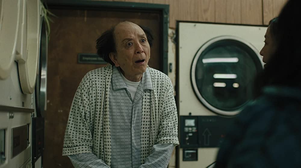 「エブリシング・エブリウェア・オール・アット・ワンス」ジェームズ・ホンの画像