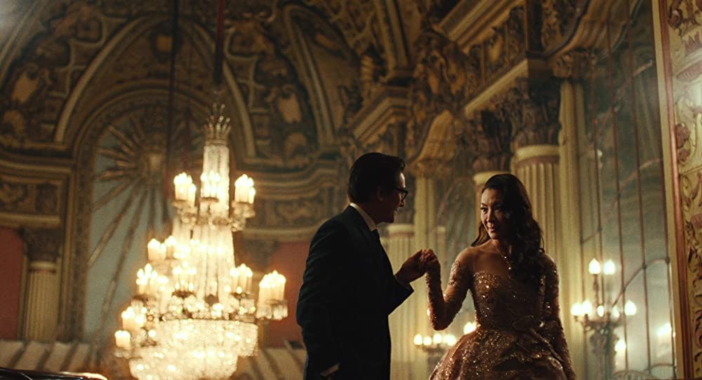 「エブリシング・エブリウェア・オール・アット・ワンス」ミシェル・ヨー & ジョナサン・キー・クァンの画像