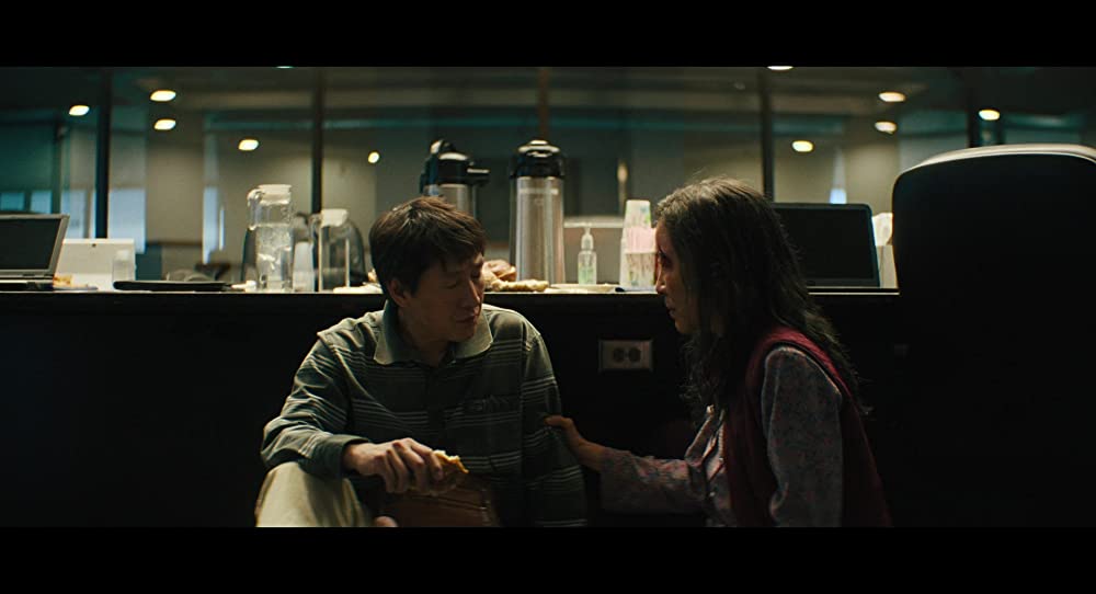 「エブリシング・エブリウェア・オール・アット・ワンス」ミシェル・ヨー & ジョナサン・キー・クァンの画像