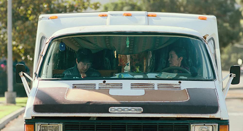 「エブリシング・エブリウェア・オール・アット・ワンス」ミシェル・ヨー & ジョナサン・キー・クァンの画像