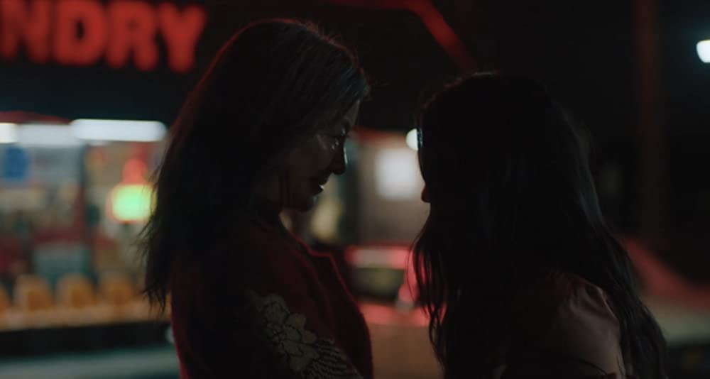 「エブリシング・エブリウェア・オール・アット・ワンス」ミシェル・ヨー & ステファニー・スーの画像