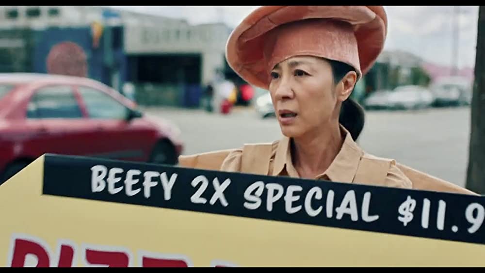 「エブリシング・エブリウェア・オール・アット・ワンス」ミシェル・ヨーの画像