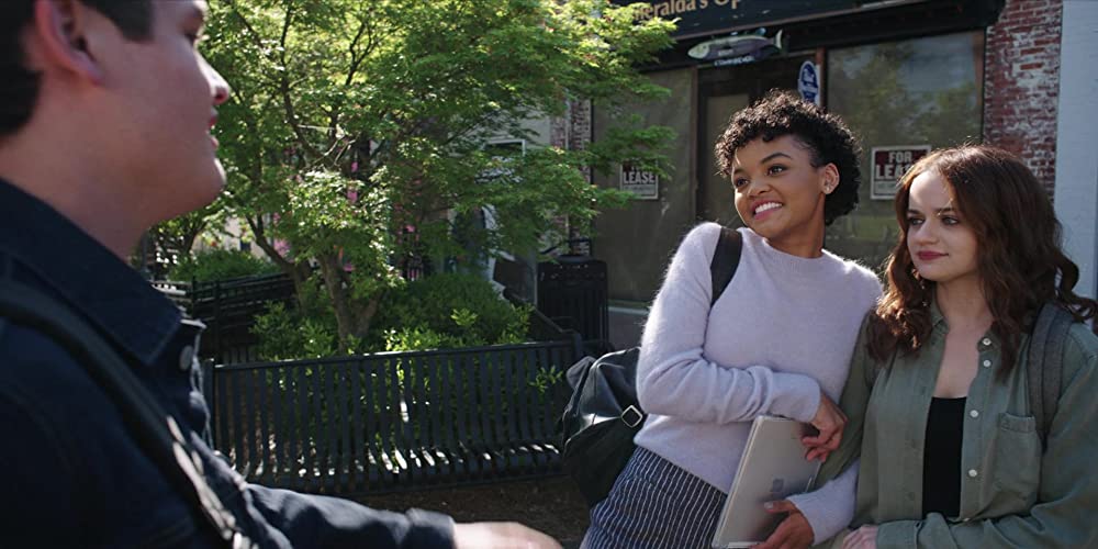 イン・ビトゥイーンの画像