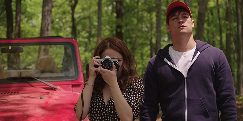 イン・ビトゥイーンの画像