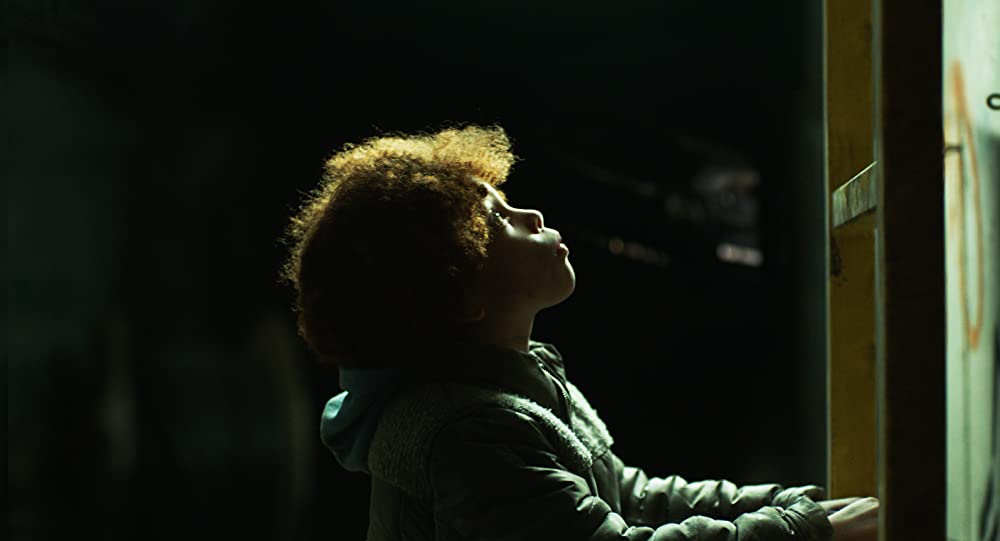 きっと地上には満天の星の画像