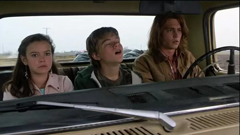 「ギルバート・グレイプ」ジョニー・デップ & レオナルド・ディカプリオ & メアリー・ケイト・シェルハートの画像