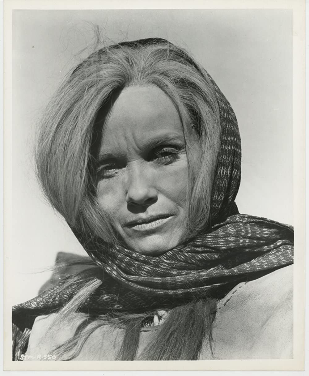 「レッド・ムーン」エバ・マリー・セイントの画像