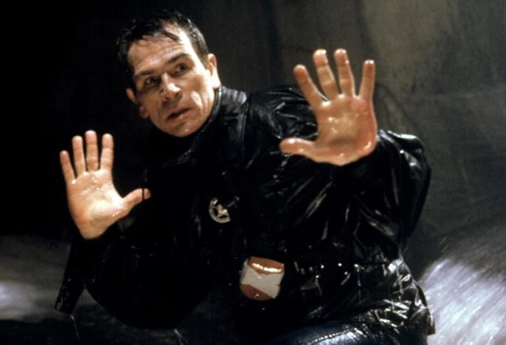 「ハリソン・フォード 逃亡者」トミー・リー・ジョーンズの画像