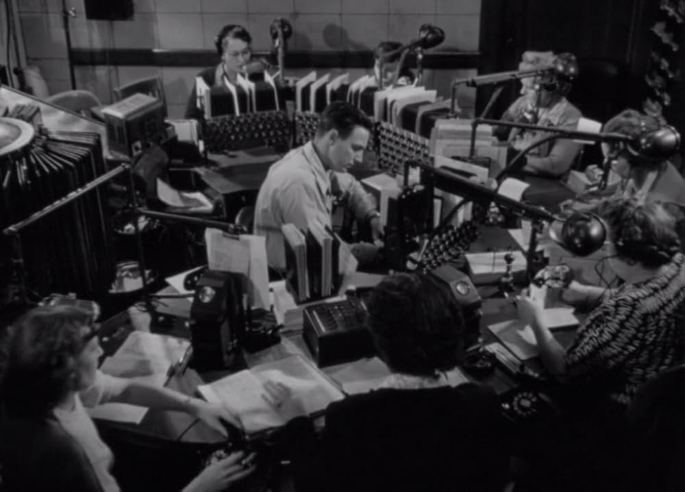 夜歩く男の画像