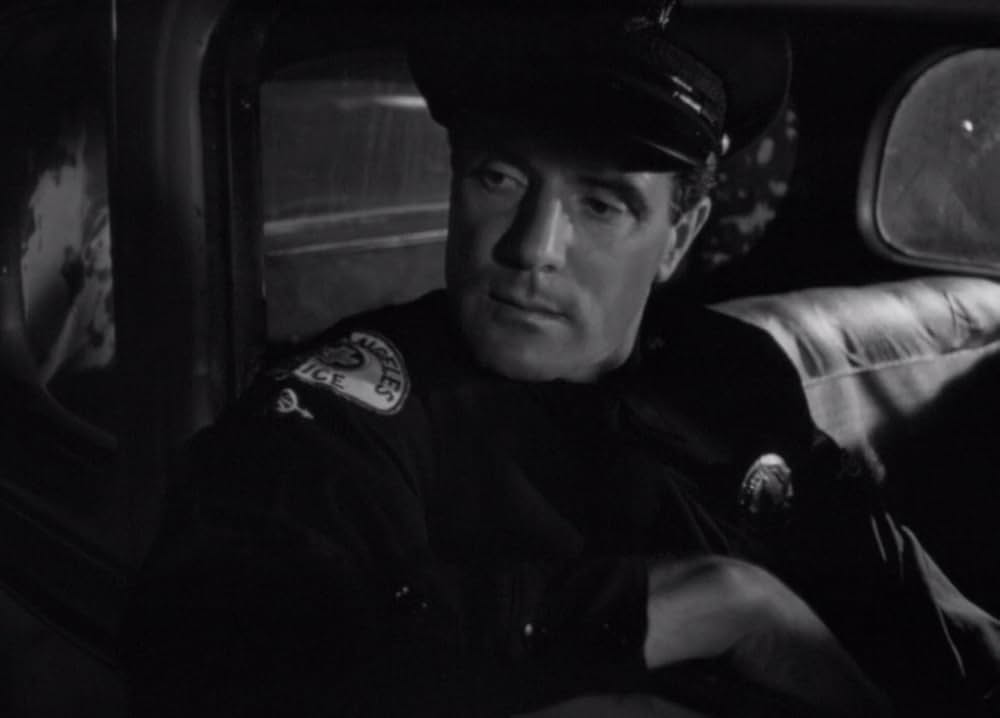 夜歩く男の画像