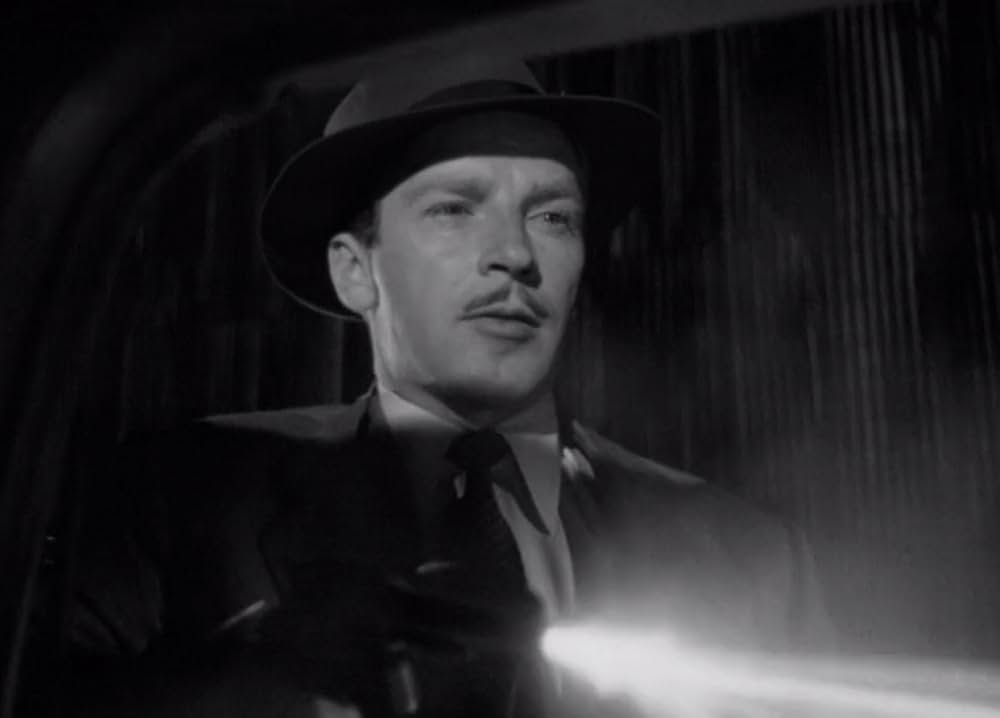 夜歩く男の画像