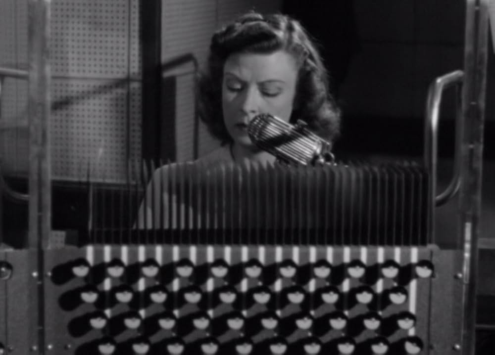 夜歩く男の画像