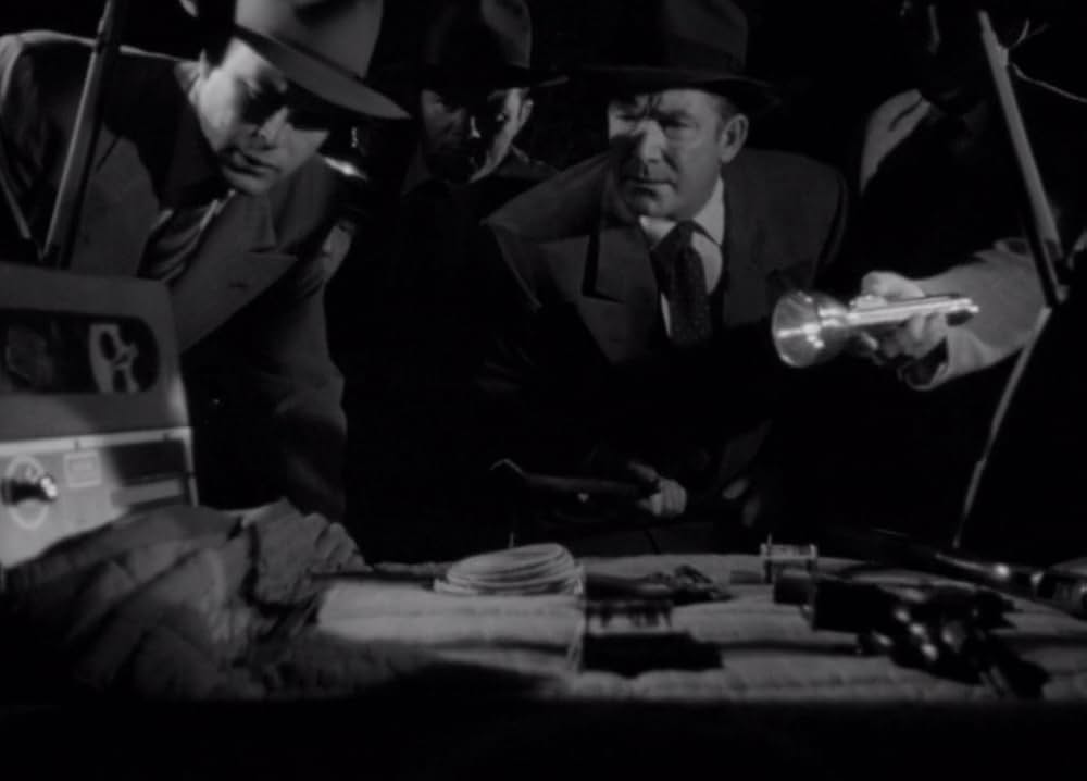 夜歩く男の画像