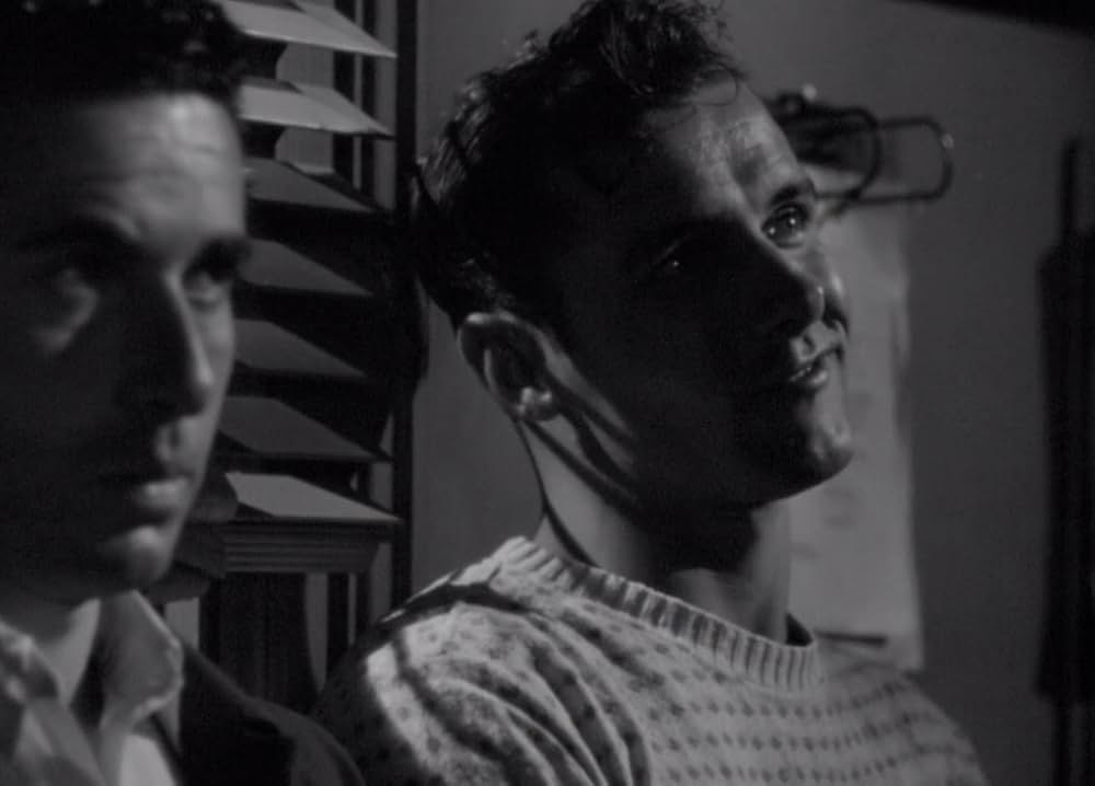 夜歩く男の画像