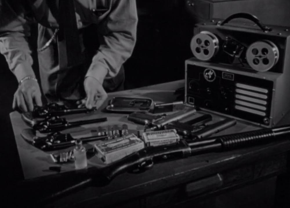 夜歩く男の画像