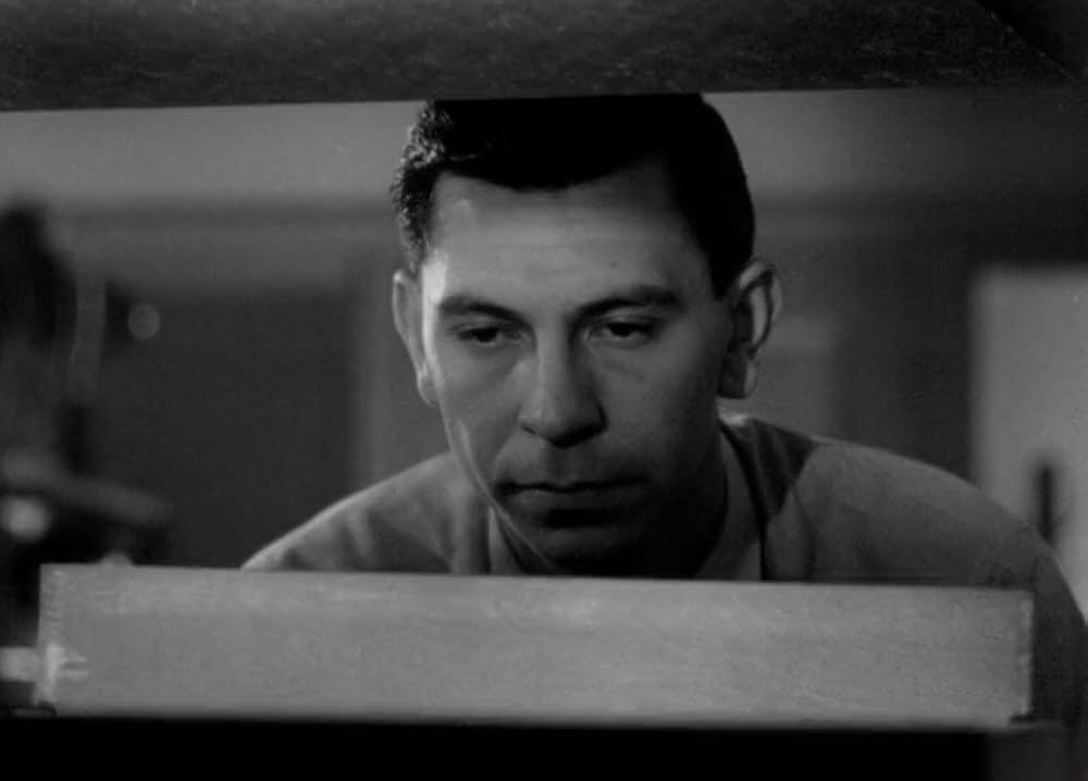 夜歩く男の画像