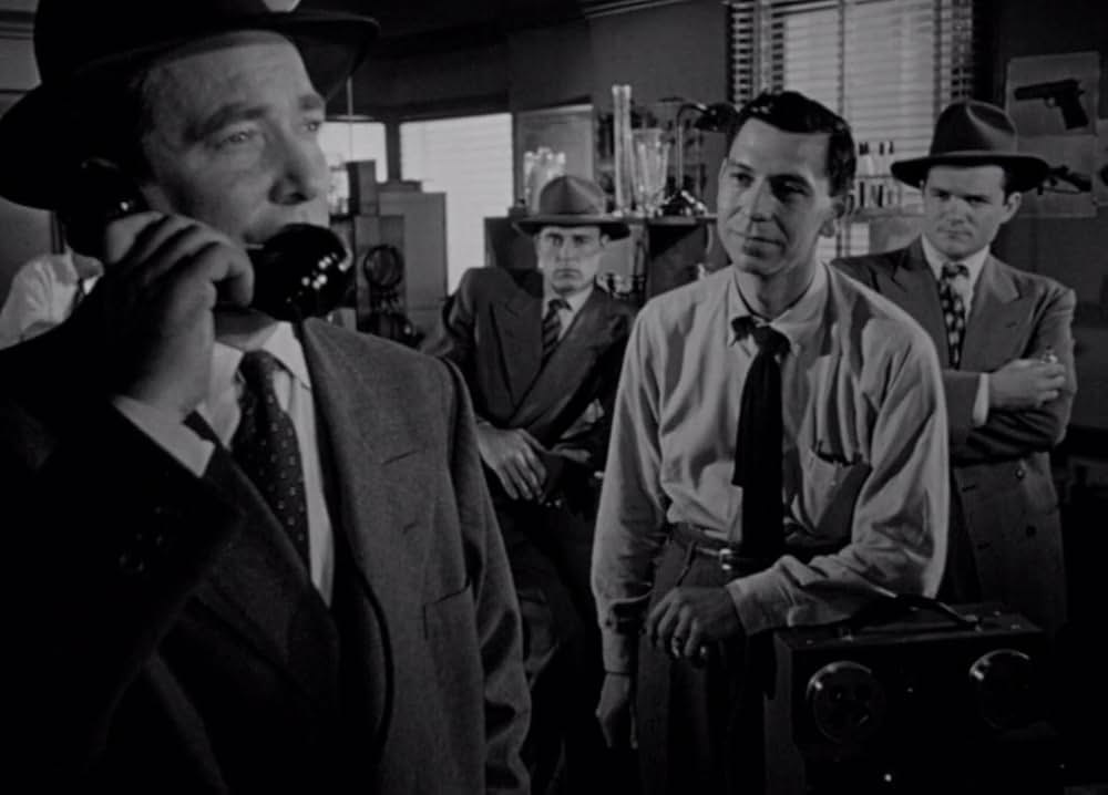 夜歩く男の画像