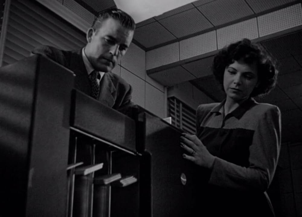 夜歩く男の画像