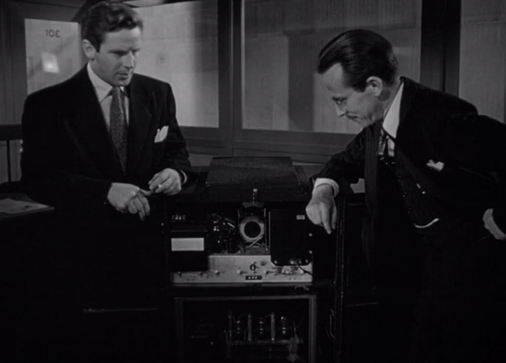 夜歩く男の画像