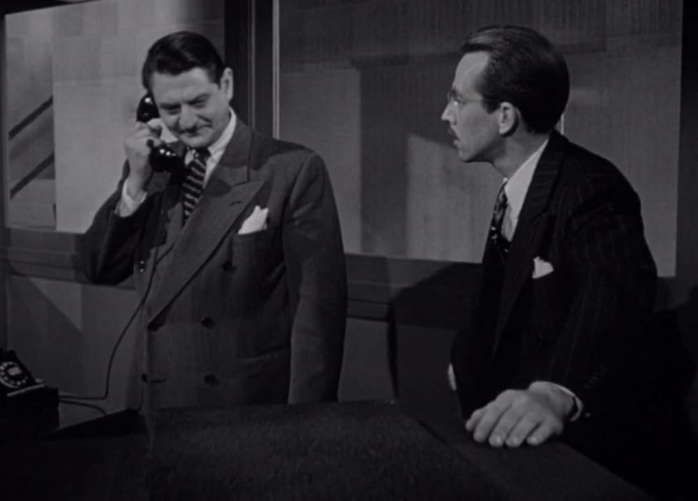 夜歩く男の画像