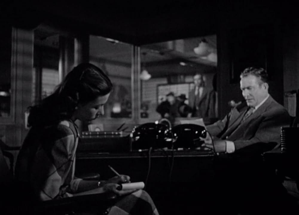 夜歩く男の画像